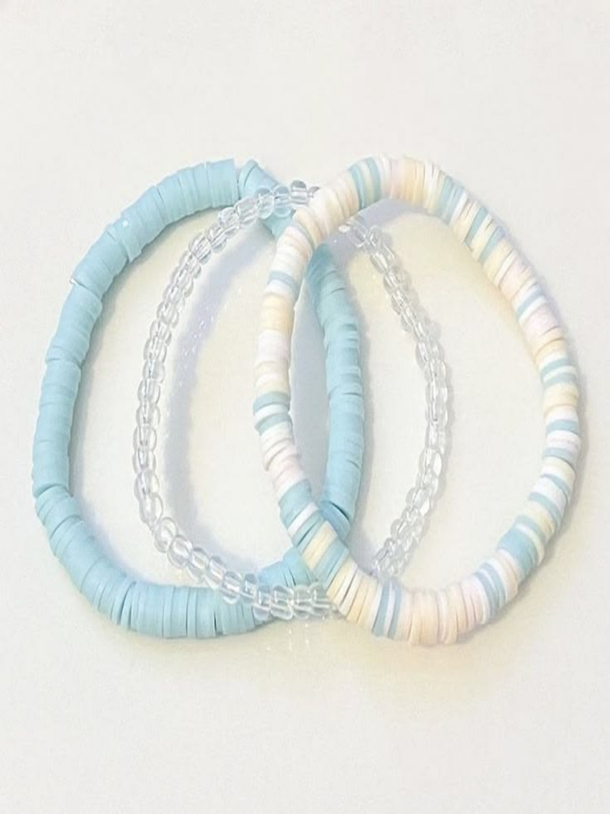 Cool tones, clear vibes